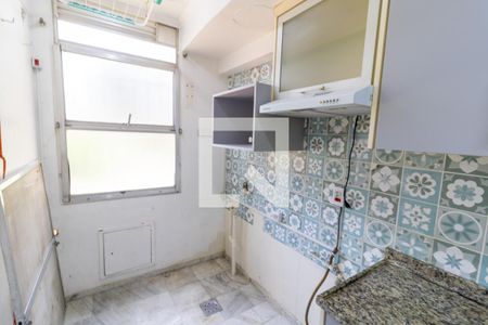 Cozinha e Área de Serviço de apartamento à venda com 2 quartos, 65m² em Cristal, Porto Alegre