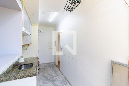 Cozinha e Área de Serviço de apartamento à venda com 2 quartos, 65m² em Cristal, Porto Alegre