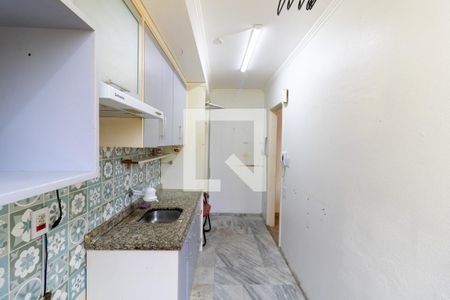 Cozinha e Área de Serviço de apartamento à venda com 2 quartos, 65m² em Cristal, Porto Alegre