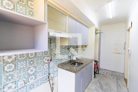 Cozinha e Área de Serviço de apartamento à venda com 2 quartos, 65m² em Cristal, Porto Alegre