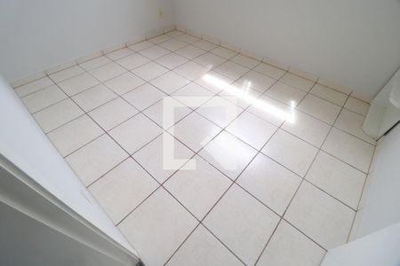 Quarto 2 de apartamento para alugar com 2 quartos, 48m² em Shopping Park, Uberlândia