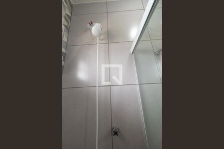 Banheiro Social de kitnet/studio para alugar com 1 quarto, 16m² em Sítio Cercado, Curitiba