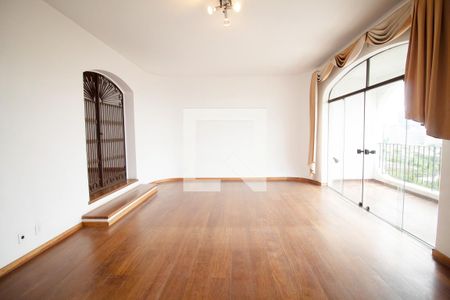 Apartamento à venda com 2 quartos, 198m² em Jardim Europa, São Paulo