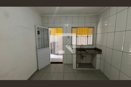 Cozinha de casa para alugar com 1 quarto, 40m² em Vila Suíça, Santo André