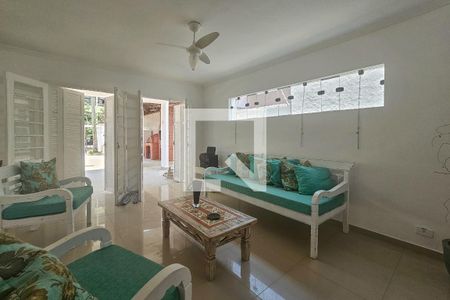 Sala de casa para alugar com 4 quartos, 240m² em Jardim Tres Marias, Guarujá