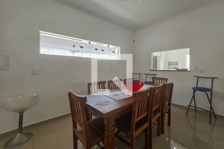Sala de casa para alugar com 4 quartos, 240m² em Jardim Tres Marias, Guarujá