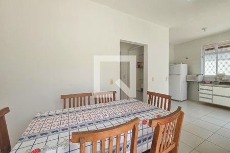 cozinha de casa para alugar com 4 quartos, 240m² em Jardim Tres Marias, Guarujá
