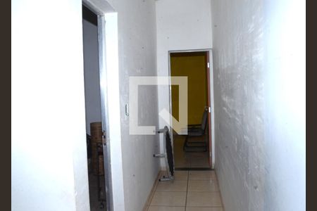 Corredor de casa para alugar com 2 quartos, 65m² em Belmonte, Belo Horizonte