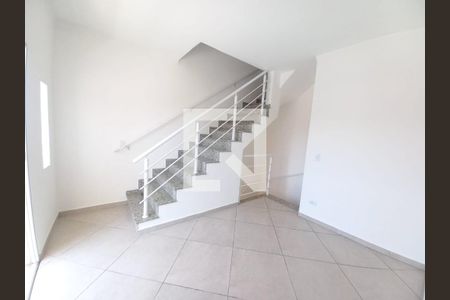 Sala de casa de condomínio para alugar com 3 quartos, 108m² em Catiapoa, São Vicente