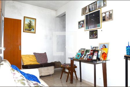 Sala de casa para alugar com 1 quarto, 70m² em Belmonte, Belo Horizonte
