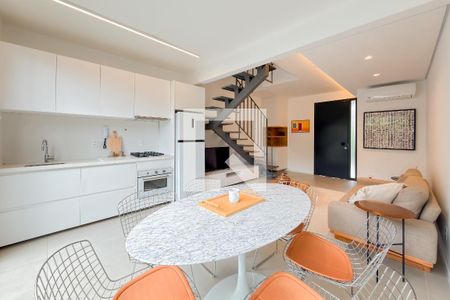 Sala de casa de condomínio para alugar com 2 quartos, 110m² em Vila Mariana, São Paulo