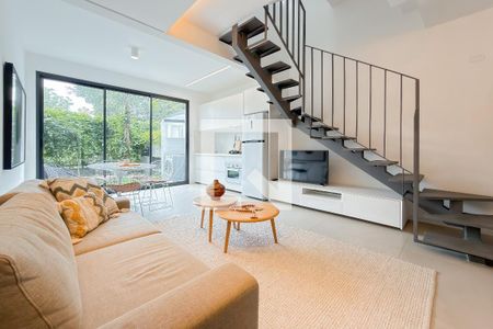 Sala de casa de condomínio para alugar com 2 quartos, 110m² em Vila Mariana, São Paulo