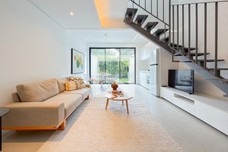 Sala de casa de condomínio para alugar com 2 quartos, 110m² em Vila Mariana, São Paulo