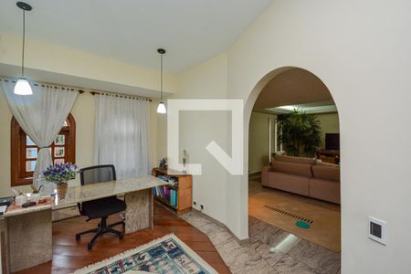 Escritório de casa à venda com 4 quartos, 350m² em Jardim Teresa, São Paulo