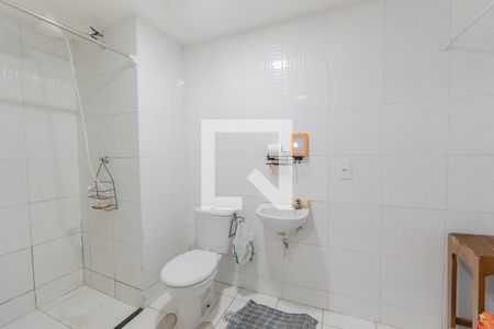 Banheiro de kitnet/studio para alugar com 1 quarto, 45m² em República, São Paulo