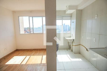 Sala Em e Cozinha de apartamento para alugar com 1 quarto, 42m² em Pirajussara, São Paulo