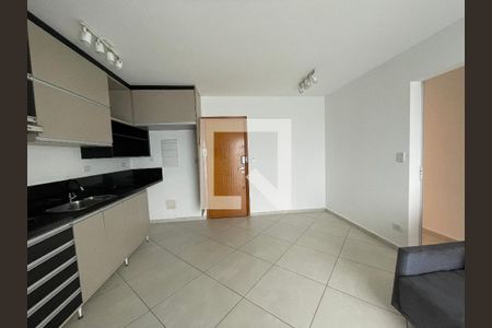 Sala de apartamento para alugar com 3 quartos, 64m² em Jardim Marilu, Cotia
