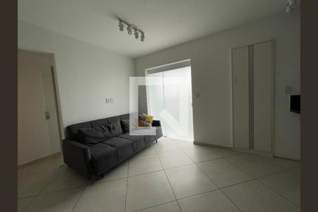Sala de apartamento para alugar com 3 quartos, 64m² em Jardim Marilu, Cotia