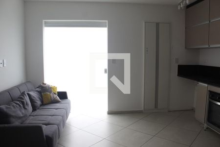 Sala de apartamento para alugar com 3 quartos, 64m² em Jardim Marilu, Cotia