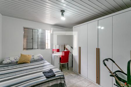 Quarto 2 de casa à venda com 4 quartos, 200m² em Vila Brasilio Machado, São Paulo
