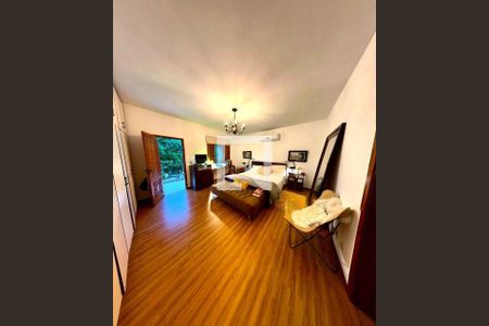 Casa à venda com 4 quartos, 826m² em Vila Progresso, Niterói