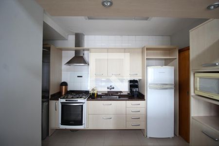Cozinha de apartamento para alugar com 1 quarto, 75m² em Três Figueiras, Porto Alegre