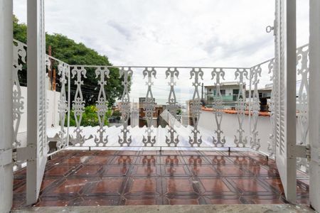 Sacada de casa para alugar com 3 quartos, 300m² em Vila São Francisco (zona Leste), São Paulo