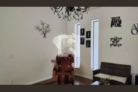 Casa à venda com 4 quartos, 675m² em Barra da Tijuca, Rio de Janeiro