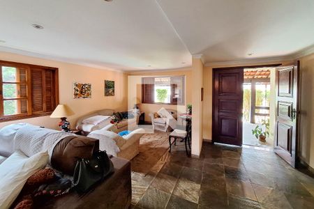 Sala 1 de casa à venda com 5 quartos, 560m² em Camboinhas, Niterói