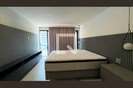 Suíte 1 de casa de condomínio para alugar com 5 quartos, 450m² em Barra da Tijuca, Rio de Janeiro