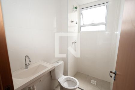 Banheiro de apartamento à venda com 2 quartos, 41m² em Morro Santana, Porto Alegre