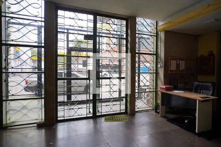Hall de entrada de kitnet/studio à venda com 1 quarto, 31m² em Floresta, Porto Alegre