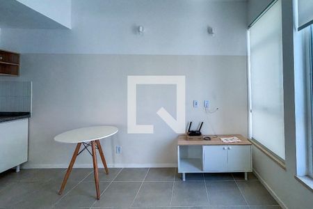 Sala/Cozinha de apartamento para alugar com 2 quartos, 46m² em República, São Paulo