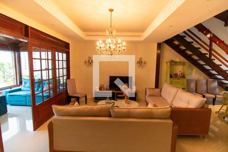 Sala de casa de condomínio à venda com 3 quartos, 380m² em Itaipu, Niterói