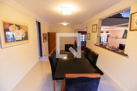 Sala de casa de condomínio à venda com 3 quartos, 380m² em Itaipu, Niterói