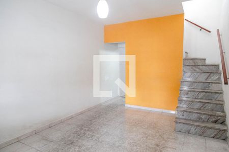 Sala de casa para alugar com 2 quartos, 142m² em Jardim Santa Maria, Guarulhos