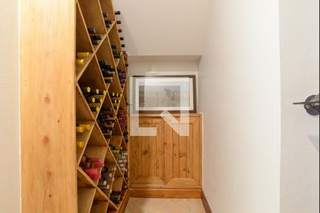 Adega de casa de condomínio para alugar com 3 quartos, 395m² em Residencial Quatro (alphaville), Santana de Parnaíba