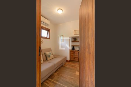 Sala  de casa de condomínio para alugar com 3 quartos, 395m² em Residencial Quatro (alphaville), Santana de Parnaíba