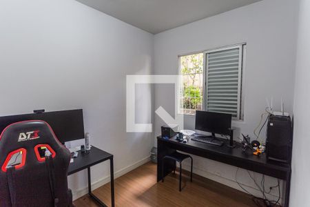 Quarto 1 de apartamento para alugar com 3 quartos, 110m² em Sagrada Família, Belo Horizonte