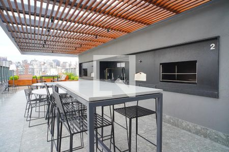 Área comum - Churrasqueira de kitnet/studio para alugar com 1 quarto, 30m² em Auxiliadora, Porto Alegre