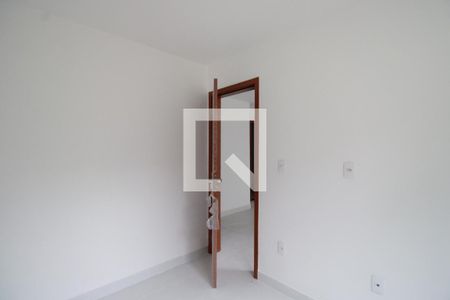 Quarto 1 de apartamento para alugar com 2 quartos, 38m² em Taquara, Rio de Janeiro