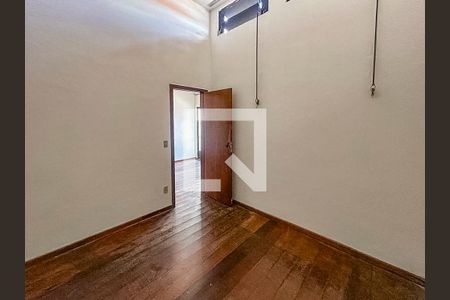 Quarto  de casa à venda com 5 quartos, 300m² em Prado, Belo Horizonte
