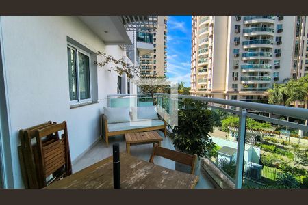 Varanda de apartamento para alugar com 2 quartos, 105m² em Barra da Tijuca, Rio de Janeiro
