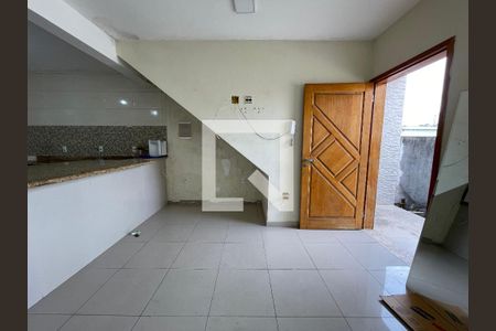 Casa para alugar com 4 quartos, 100m² em Rio Pequeno, São Paulo