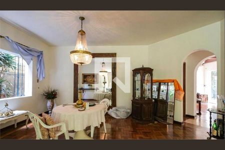 Casa à venda com 3 quartos, 390m² em Planalto Paulista, São Paulo