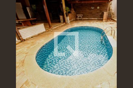 Piscina de casa de condomínio à venda com 5 quartos, 315m² em Res Jambreiro, Nova Lima