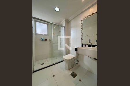 Banheiro de apartamento à venda com 1 quarto, 49m² em Botafogo, Campinas