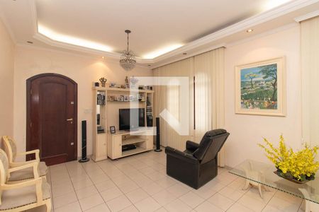 Sala de casa à venda com 6 quartos, 400m² em Vila Sabrina, São Paulo