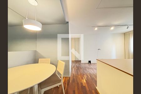 Sala de apartamento para alugar com 2 quartos, 67m² em Vila Nova Conceição, São Paulo