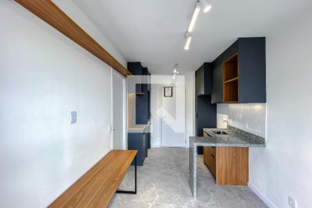 Sala de kitnet/studio para alugar com 1 quarto, 30m² em Liberdade, São Paulo